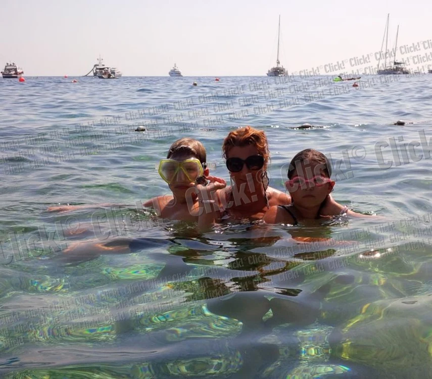 MIhaela Borcea, vacanţă în Italia cu gemenii