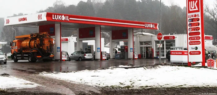 Compania rusă Lukoil asigură o mare parte a aprovizionării cu carburanți a R. Moldova