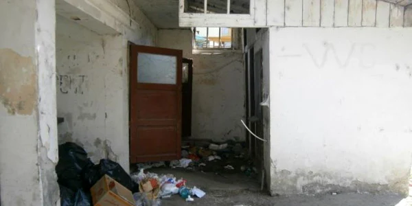 Acesta este peisajul care îi întâmpină pe călătorii care ajung în Eurogara Turnu Severin