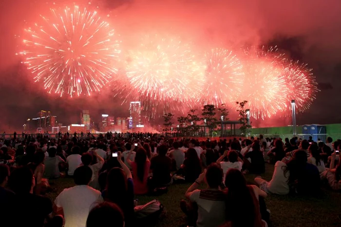 
    Puteţi petrece Anul Nou în 10 destinaţii extraordinare. Aici - Hong Kong. (Foto: Reuters)  