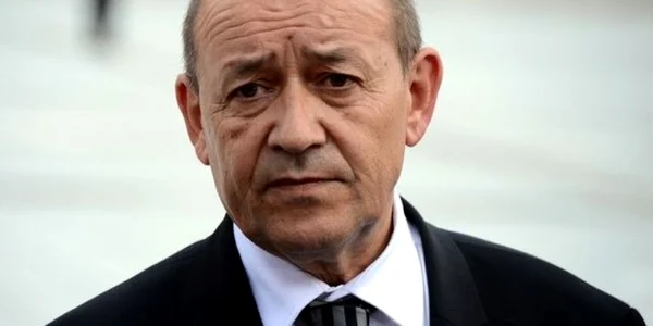 Ministrul francez al apărării Jean-Yves Le Drian susţine intervenţia în Mali