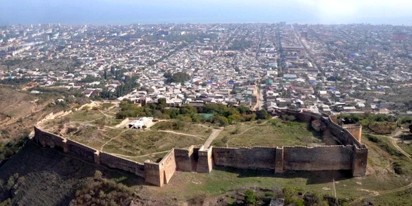 Derbent oraşul antic din Republica Daghestan FOTO Wikimedia Commons/Elnur Neciyev