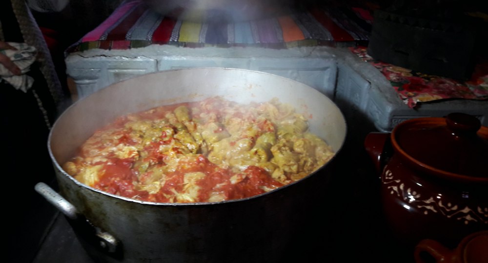 Secretele aproape pierdute ale adevăratelor sarmale românești. Care erau ingredientele autentice care transformau acest preparat într-o explozie de aromă 