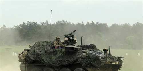 Vehicul de lupta Stryker in cadrul unui exercitiu militar in Polonia FOTO EPA EFE jpg