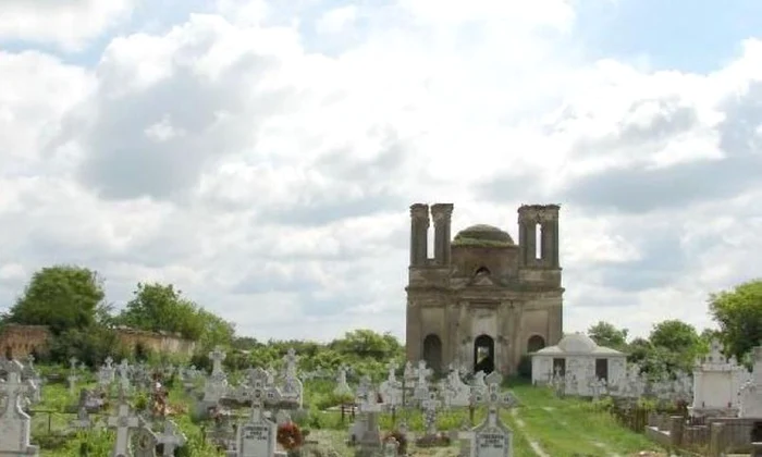 Prima curte boierească a familiei Bellu în Muntenia îşi aşteaptă salvatorii jpeg
