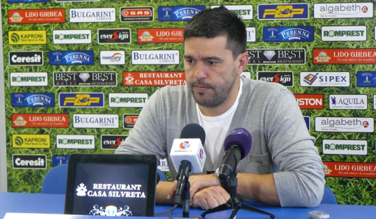 Cosmin Contra, antrenorul petroliştilor, vrea locul III după meciul de la Târgu Jiu. FOTO fcpetrolul.ro