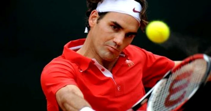 TENIS: Federer e "şocat şi dezamăgit" după ce a aflat că Agassi s-a drogat