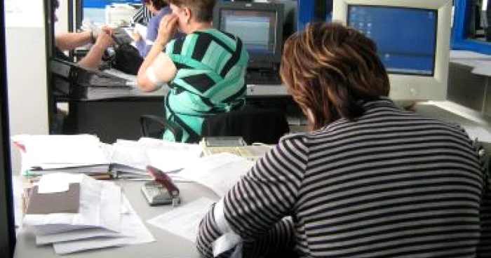 Slatina: Funcţionarii olteni se tem de restructurări