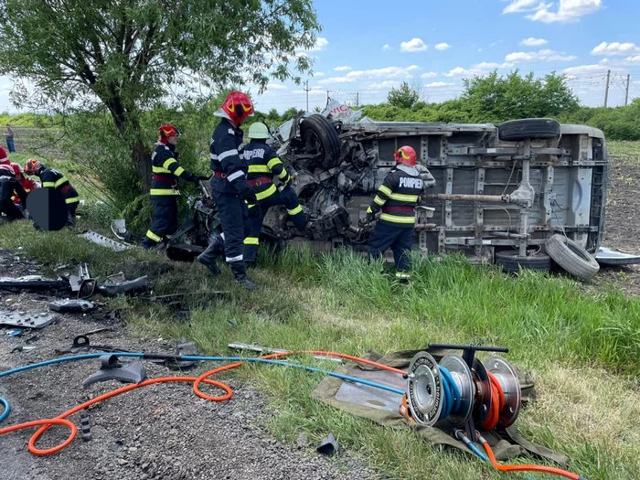Trei autovehicule au fost implicate în accident FOTO ISU - Poliția Neamț