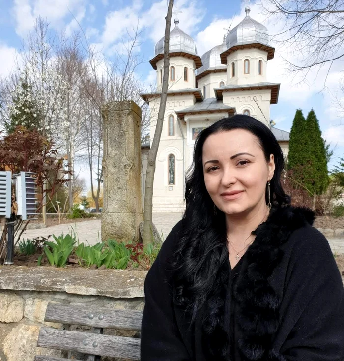 Silvana Rîciu îşi petrece Paştele la mănăstirea Derventfoto: arhivă personală