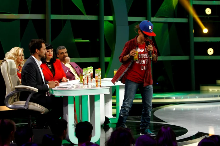 
    Anda Adam îl va imita pe MaximilianFOTO Gabriela Arsenie  