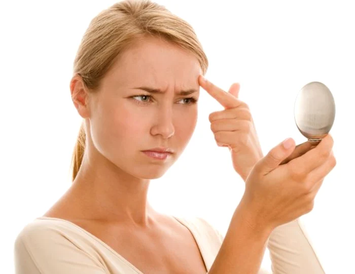 
    Lipsa de zinc în organism provoacă adesea pete roșii pe piele și vânătăi la cea mai mică atingere.www.clicksanatate.ro  