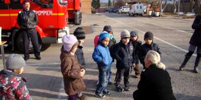 Preşcolarii de la Grădiniţa „Peter Pan” au vizitat sediul ISU din Zalău