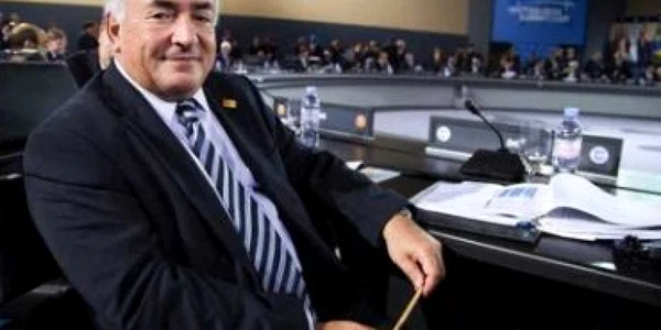 Directorul FMI, alarmat de creşterea salariului minim în Ucraina
