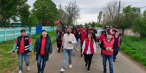 liderii psd oolt alaturi de candidattul sttavaru la mihaesti   foto fb psd olt jpg