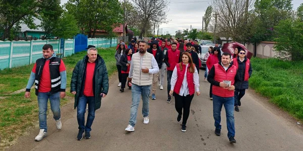 liderii psd oolt alaturi de candidattul sttavaru la mihaesti   foto fb psd olt jpg