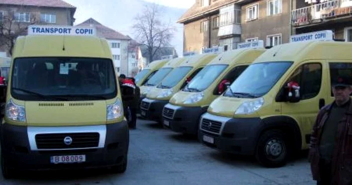 În Neamț este nevoie de 25 de microbuze pentru transportul elevilor