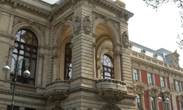 Conferința „Căutătorii de aur negru și arhitectura orașului Baku”, la Palatul Suțu