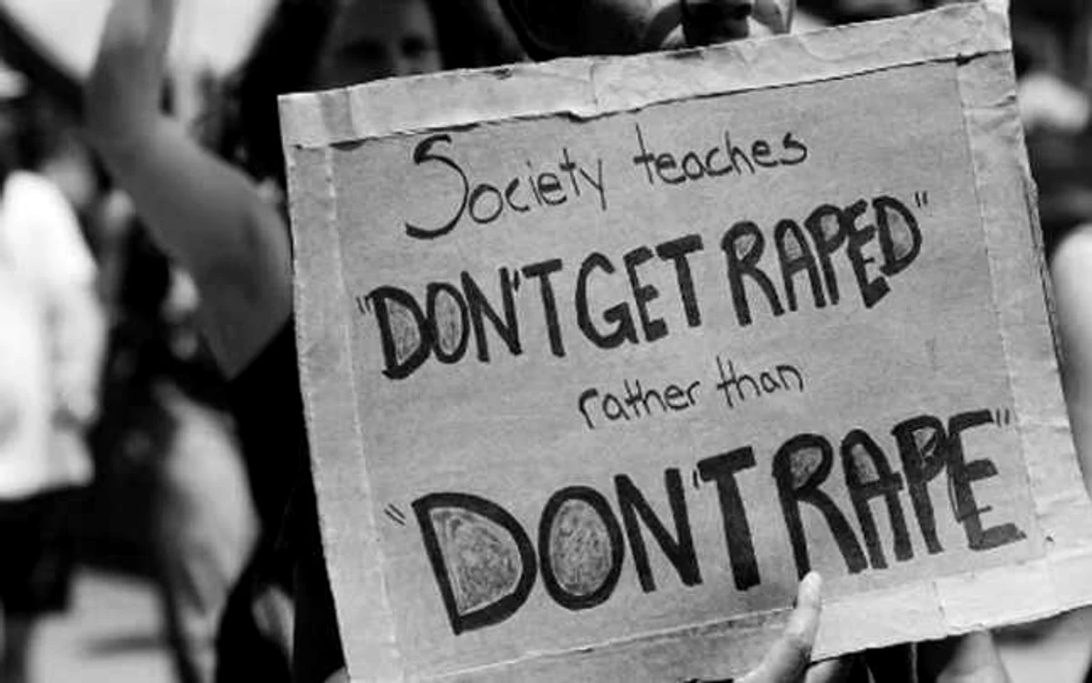 „Societatea te învaţă mai degrabă să nu fii violată decât să nu violezi“
