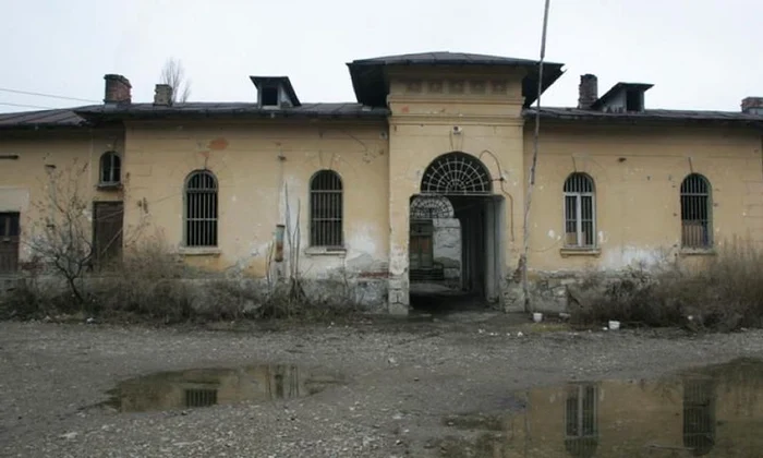Institutul de Investigare a Crimelor Comunismului  și Memoria Exilului Românesc deschide  Universitatea de Vară Râmnicu Sărat jpeg