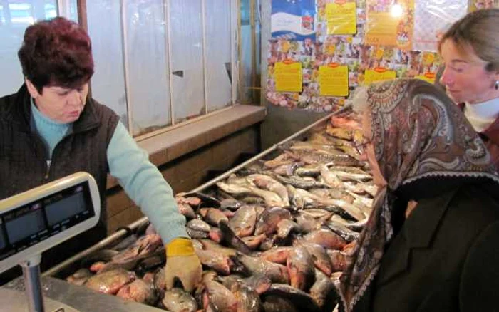 Peştele n-a mai ajuns în magazinele specializate. FOTO: ADEVĂRUL