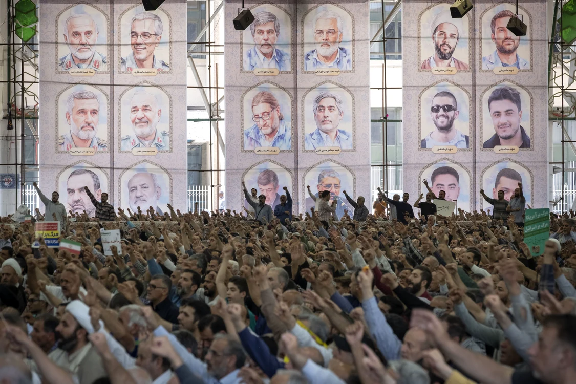 Protest anti-Israel la Teheran pe fundalul potretelor cu iranieni asasinați FOTO Profimedia
