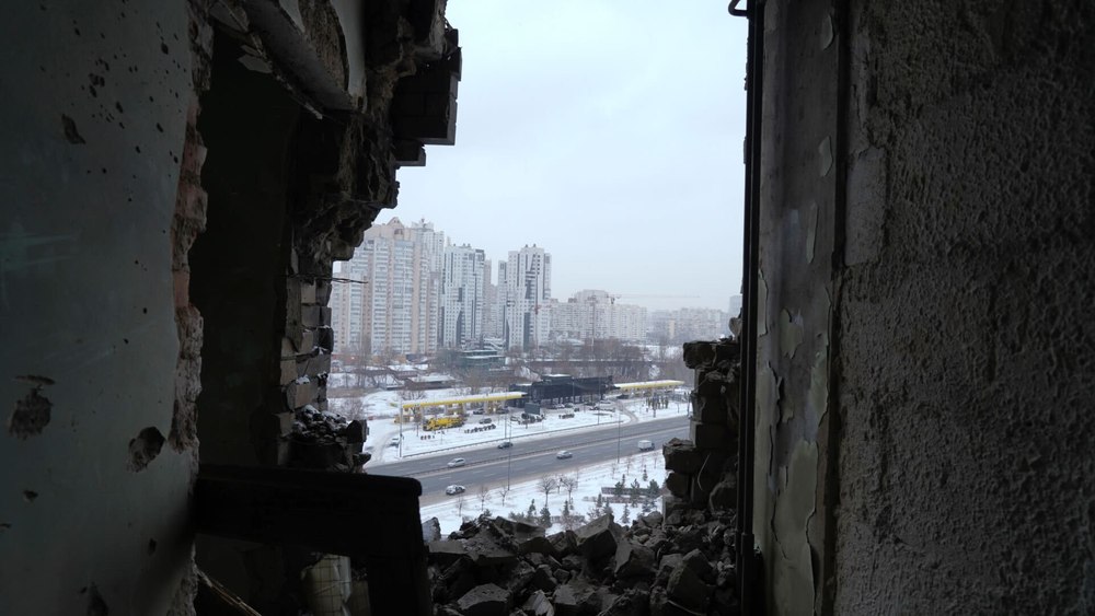 Apartamentele înghețate ale Ucrainei: cum supraviețuiesc locuitorii în ger la -15°C, fără electricitate, în lupta zilnică cu războiul. „Viața s-a oprit aici”