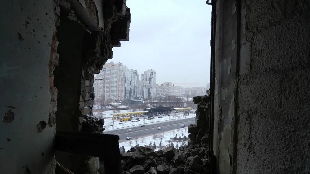 Apartamentele înghețate ale Ucrainei: cum supraviețuiesc locuitorii în ger la -15°C, fără electricitate, în lupta zilnică cu războiul. „Viața s-a oprit aici”