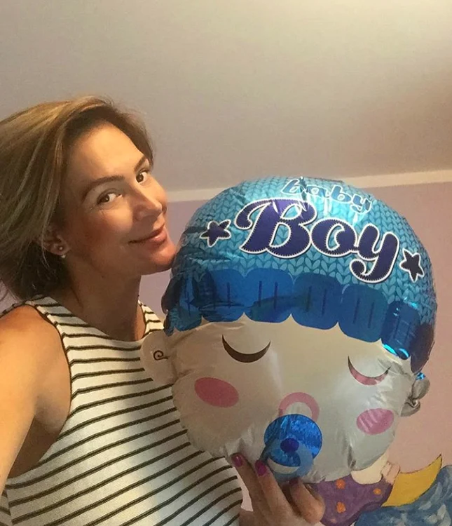 Roxana Ciuhulescu a nascut png