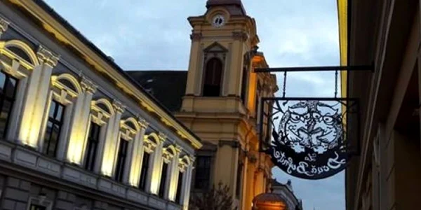 La Doua Bufniţe