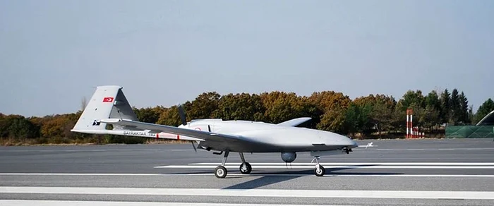 Aparatele Bayraktar TB2 au o autonomie de 27 de ore. FOTO Wikipedia/Bayhaluk