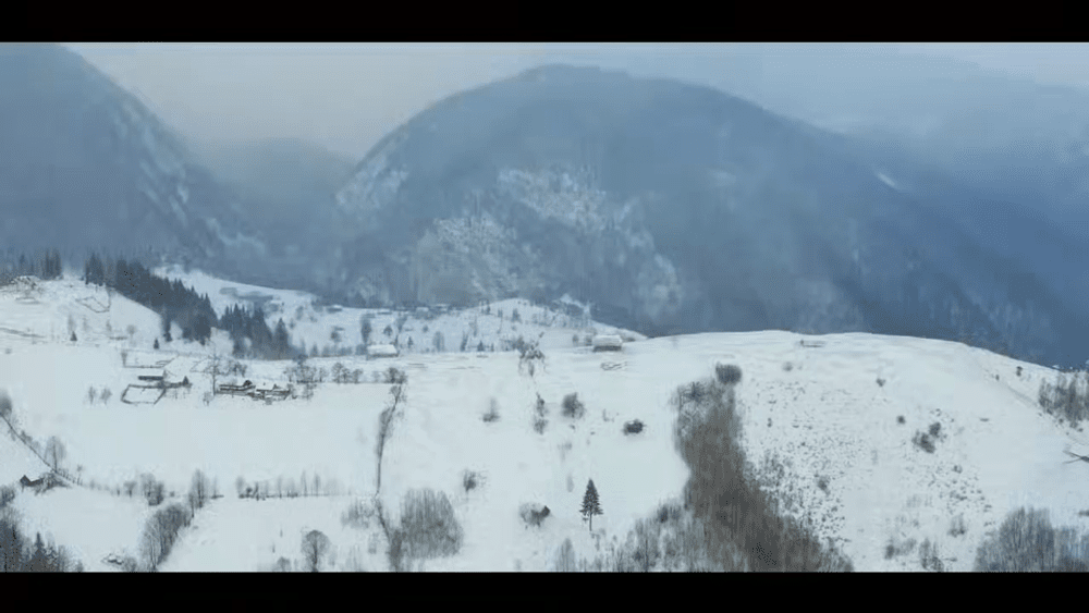 Natura inegalabilă a României. Culoarul Rucăr-Bran, filmat din dronă VIDEO