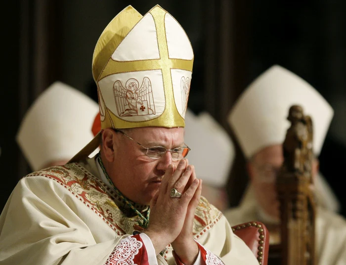 Cardianlul Timothy Dolan, în timpul slujbei religioase de instalare a sa în cadrul Arhiepiscopiei din New York, în urmă cu patru ani. FOTO: Reuters