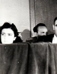 Gheorghe Gheorghiu Dej și fiicele sale, Lica și Tanţa, participă la serbarea de 1 Mai 1945 la liceul Sf. Sava din Bucureşti (© „Fototeca online a comunismului românesc”, cota: 159/1945)