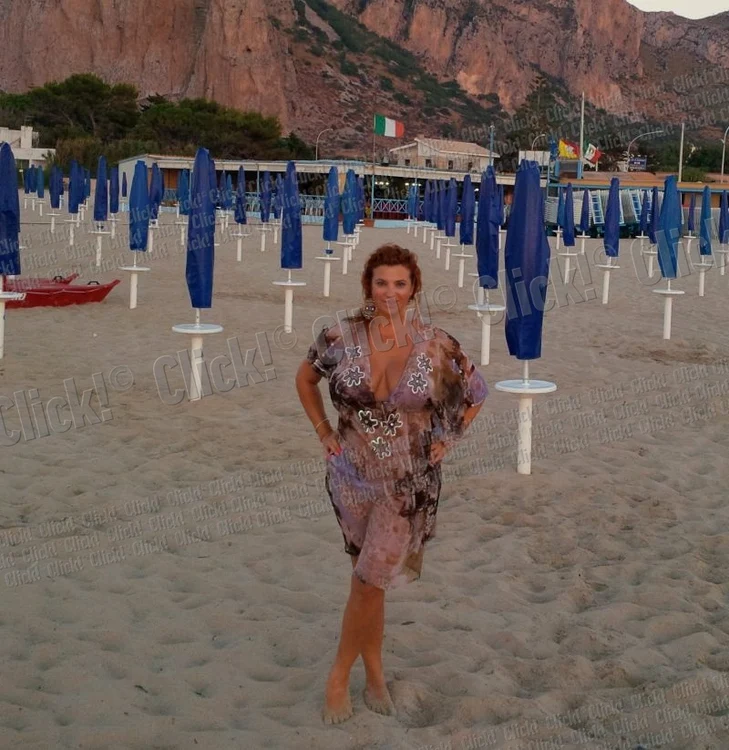 MIhaela Borcea, vacanţă în Italia cu gemenii