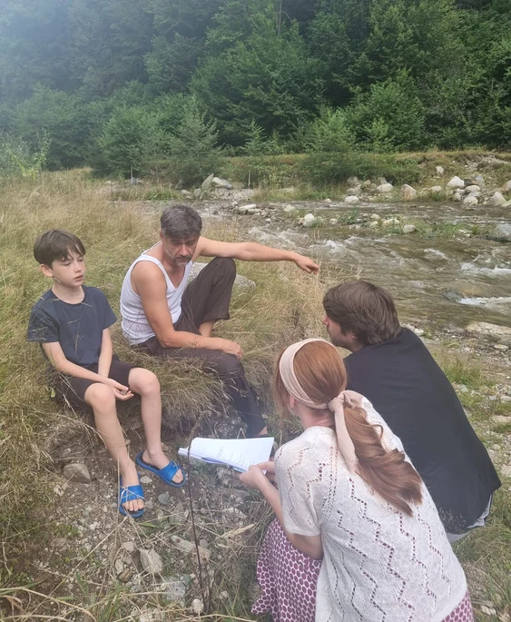 Imagini din timpul filmărilor de la Voineasa Vâlcea pentru pelicula Fântâna Foto Olimpia Melinte FB