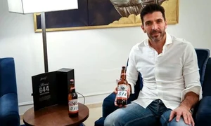 buffon bere messi jpeg