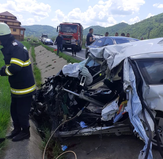 Accidentul  a făcut mai multe victime. FOTO ISU CS