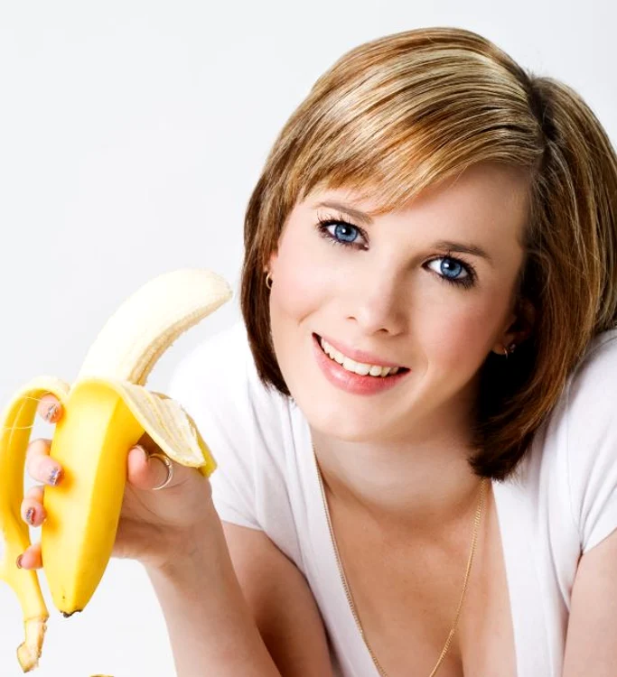 Bananele conțin vitamina B, care contribuie la producerea de hormoni sexuali.www.clickpentrufemei.ro