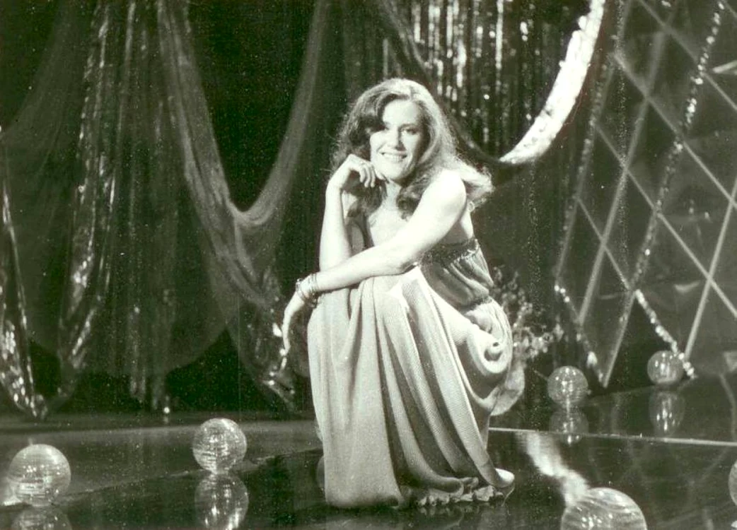 stela enache 01