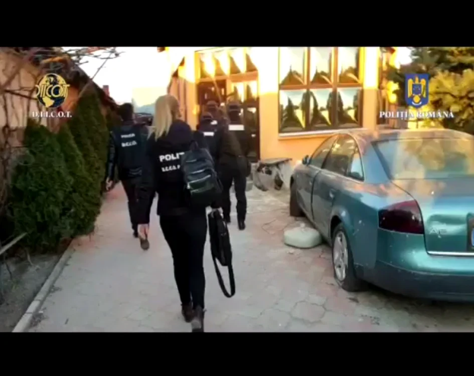 Percheziţiile au loc în două comune din Prahova