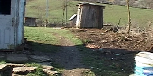Pruncul a fost găsit în latrina casei  foto Pro Tv