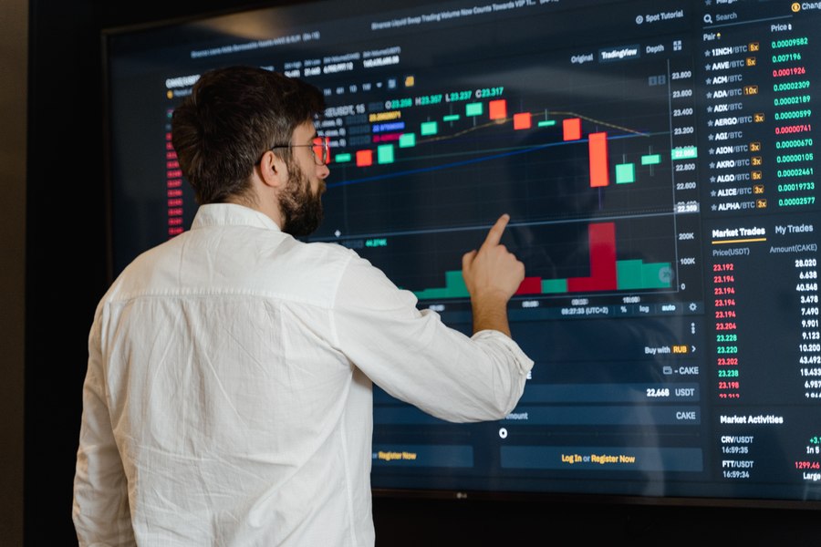Taxa absurdă care crește cu 1.350% peste noapte și provoacă o nouă anomalie în România. Expert în fiscalitate: „Cred că au greșit legea”