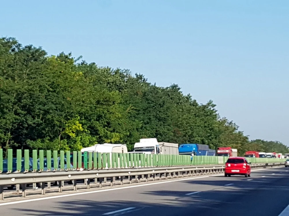 A2 inchisa din cauza unei cisterne rasturnate