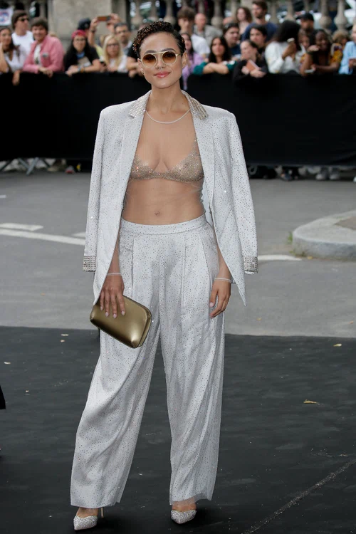 Nathalie Emmanuel, într-un outfit Giorgio Armani (Foto: Profimedia)