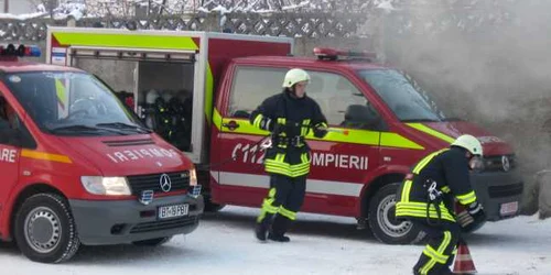 O sută de pompieri vor asigura serviciul de permanenţă de Revelion 