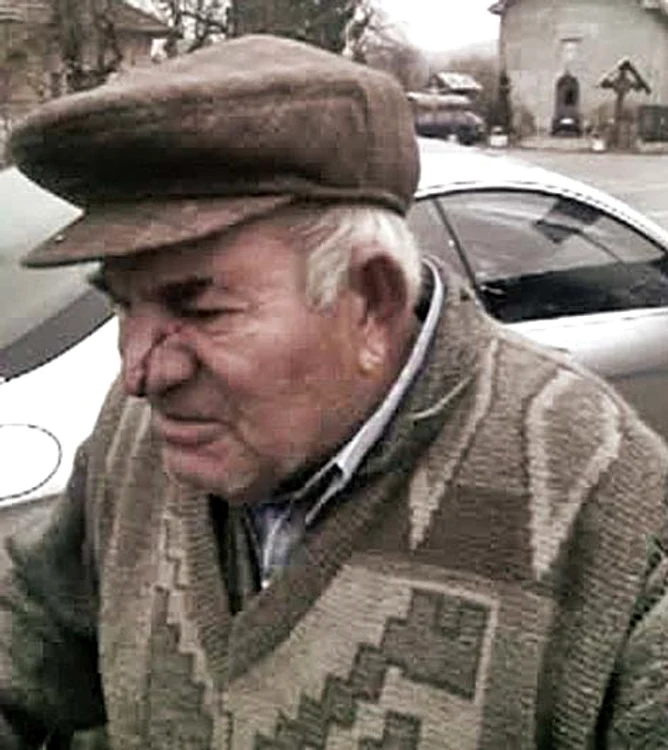 Un pensionar a fost bătut de un bărbat