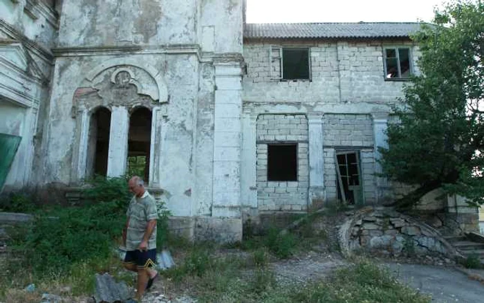 Zidul a picat din senin peste bărbatul de 50 de ani. FOTO arhiva Adevărul