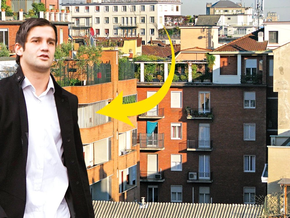 Familia Chivu locuieşte la etajul cinci al imobilului din strada Corso Magenta