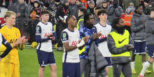 tottenham sporschatpod webp